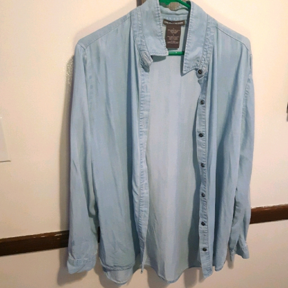 Chelsea & Theodore Womens denim chambray button up